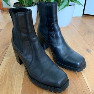 UO Alex Square Toe Chelsea Boot